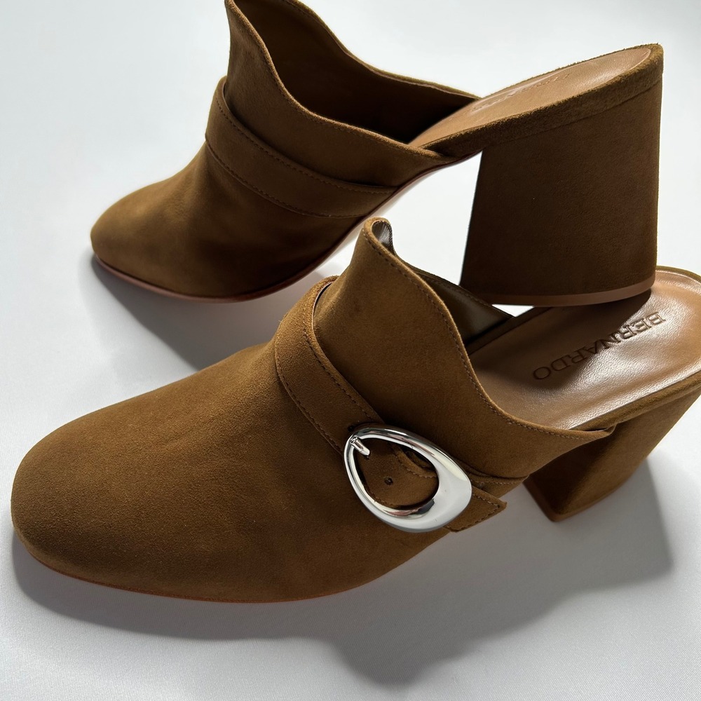 Bernardo Women's Mules Clogs Buckle Detail Block Heel Brown Leather Shoes - Picture 3 of 7